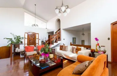 Casa de vila à venda no brooklin de 380m² com 6 dormitórios e 4 vagas.