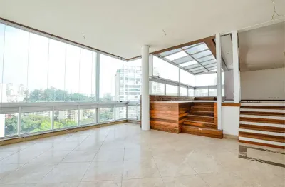 Excelente cobertura duplex, com 262 m², 3 suítes e 4 vagas, nunca habitada, ao lado do metrô klabin.