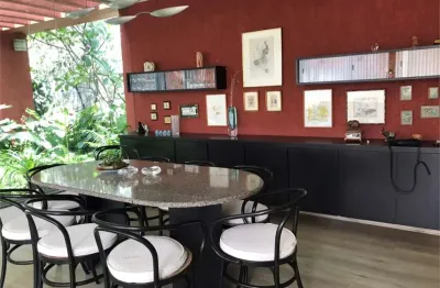 Magnifica, charmosa casa térrea com piscina, 5 suites,5 salas,4 vagas planalto paulista.
