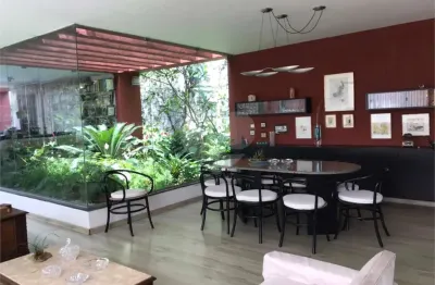 Magnifica, charmosa casa térrea com piscina, 5 suites,5 salas,4 vagas planalto paulista.