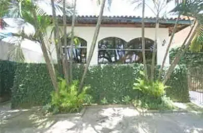 Térrea - comercial ou residencial - 600m do metrô - 5 vagas