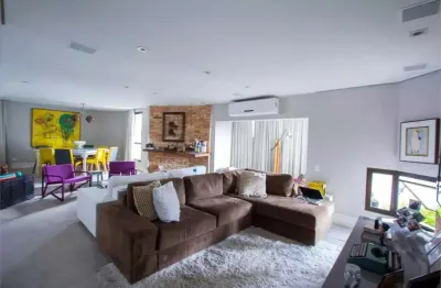 Apartamento reformado à venda em moema – condomínio castelo di blois