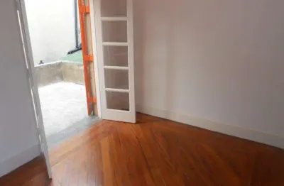 Casa em condomínio fechado para alugar na Rua Piauí, --, Higienópolis, São Paulo
