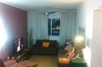 Apartamento bem espaçoso com 2 dormitórios e 2 vagas na vila mariana.