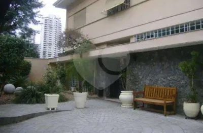 Casa com 5 quartos à venda na Rua Doutor Manoel Maria Tourinho, --, Pacaembu, São Paulo