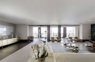 Linda cobertura triplex à venda com 565 mts quadrados no coração da vila nova conceicao