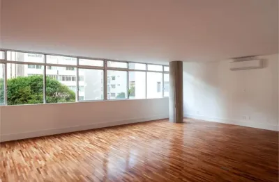 Apartamento de 270 m2 com 3 dormitorios, sendo 1 suite em higienopolis