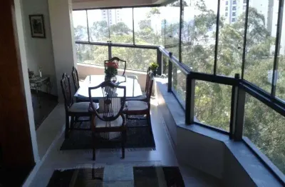 Apartamento à venda de 241 m² no morumbi com 4 quartos 2 suites e 4 vagas.