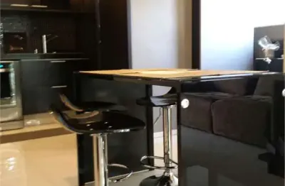 Higienópolis 100m2 com  3 domitórios (1 suíte), 1 vaga, andar baixo