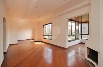 Apartamento para venda e locação em moema de 238m² com 3 suítes e 3 vagas.