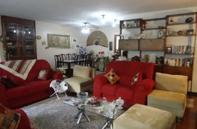 Apartamento com 250 m² na alameda santos, 3 dormitórios e uma vaga.