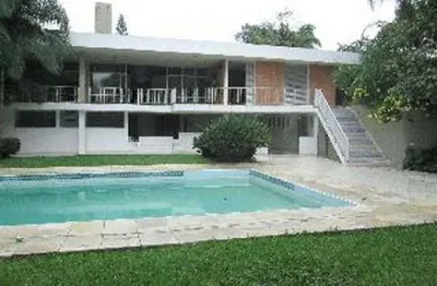 Sobrado, alto padrão, à venda no real parque! 850 m2  de terreno e 20 mts de frente.