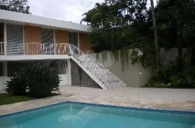 Sobrado, alto padrão, à venda no real parque! 850 m2  de terreno e 20 mts de frente.