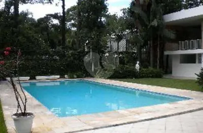 SOBRADO, ALTO PADRÃO, À VENDA NO REAL PARQUE! 850 m2  de terreno e 20 mts de frente.