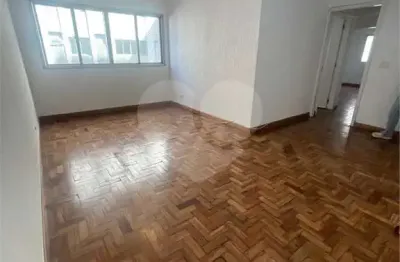 Apartamento  98m2, 3 dormitórios, 1 suíte, 2 toaletes, 1 vaga na vila clementino.