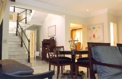 Apartamento duplex 480m², 4 suítes, elevador nos dois pisos na rua mais exclusiva de moema pássaros!