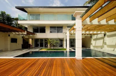 Casa à venda de 1200 m² no morumbi com 7 quartos, 5 suites e 10 vagas.