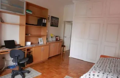 Localização privilegiada, excelente apartamento com 214m² de área útil, 03 amplas suítes