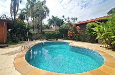 Casa térrea, com 6 suítes e 5 vagas, em terreno de 1.000 m2, a venda no campo belo