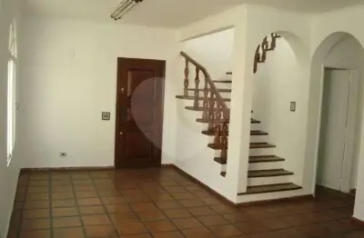 Casa comercial à venda na Avenida das Carinas, --, Moema, São Paulo