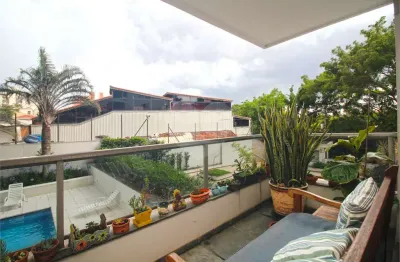 Apartamento próximo ao metro sao judas - em frente a uma praça arborizada- saida para a imigrantes