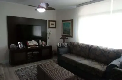 Apartamento em perdizes com 109m², 3 quartos, 1 suíte e 2 vagas de garagem.