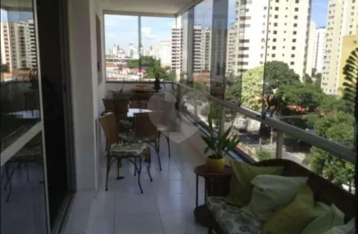 Excelente apartamento, 1 por andar, localizado na melhor região entre os bairros de moema.