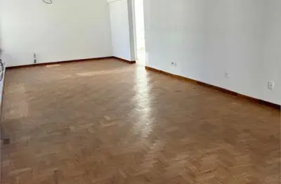 Amplo apartamento a venda nos jardins em andar alto com vista, claro e ensolarado. venha conhecer.