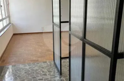 Amplo apartamento a venda nos jardins em andar alto com vista, claro e ensolarado. venha conhecer.