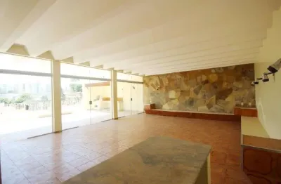 Venda e locaçaõ  linda casa pacaembú vista permanente para o vale!!