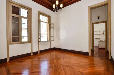 Casa comercial ou residencial à venda de 216 m² no jardim paulista com 5 quartos, sendo 1 suite.