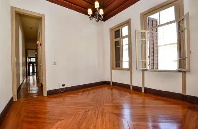 Casa comercial ou residencial à venda de 216 m² no jardim paulista com 5 quartos, sendo 1 suite.