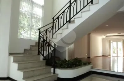 Casa em condomínio fechado com 4 quartos à venda na Rua Diogo Pereira, --, Morumbi, São Paulo