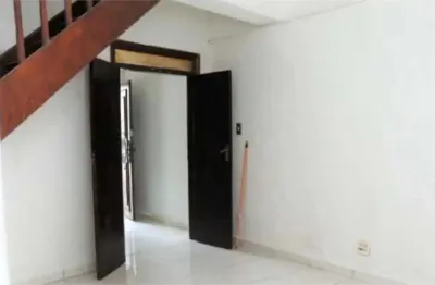 Sobrado na vila mariana de 100m² com 2 dorms e 2 banheiros