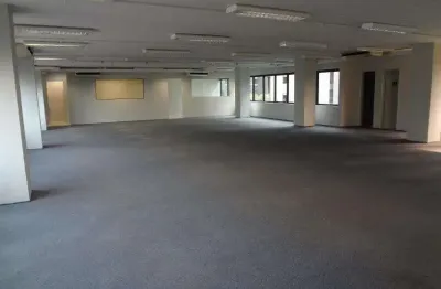 Sala comercial 270m² de vão livre, reformada com segurança. ótima localização.