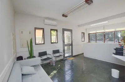 Ótimo sobrado para uso comercial, 3 pisos, 8 vagas, próximo hospital rubem berta e aacd.