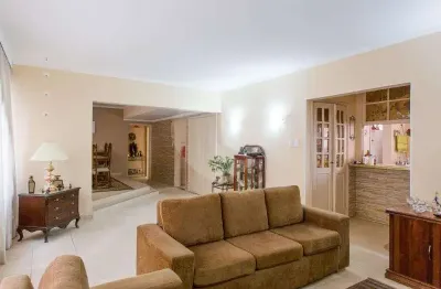 Apartamento de 136 m² no jardim paulista com 2 quartos, 1 suite e 1 vaga.