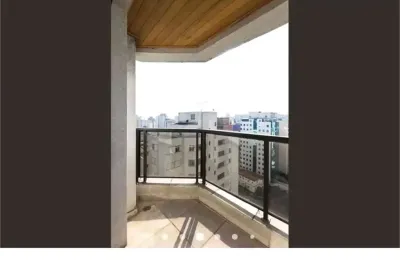 Apartamento com varanda em andar alto na vila mariana