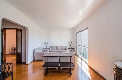 Apartamento de 145m2, 1 por andar, 3 dormitórios, 1 suíte, 1 vaga, perto do parque da aclimação.