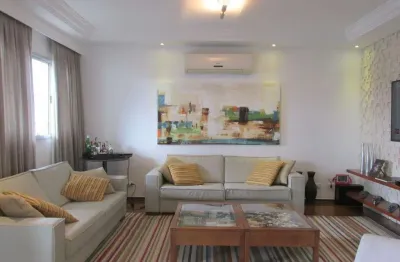 Apartamento à venda de 228 m²  em moema  com 4 dormitórios sendo 3 suites e 4 vagas.