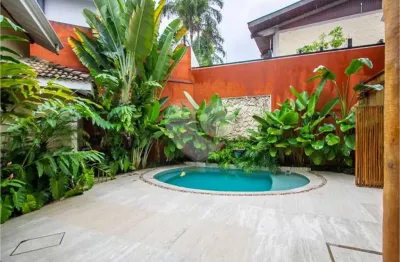 Pacaembu / deslumbrante sobrado / total reformado / 4 suítes / 6 vagas / piscina / churrasqueira