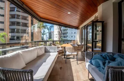 Apartamento à venda de 244 m² em perdizes de 4 quartos sendo 2 suites e 4 vagas.