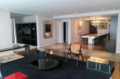 Apartamento reformado em um dos bastiões da arquitetura contenporênea