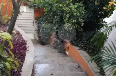 Casa na vila madalena à venda para reforma total. com piscina, churrasqueira, 4 dormitórios e 3 suítes!!