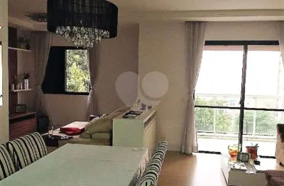 Apartamento à venda próximo à estação de metro santa cruz na vila mariana em condomínio com lazer completo.