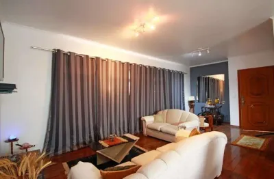 Casa com 3 quartos à venda na Rua Jamil Safady, --, Vila Romana, São Paulo