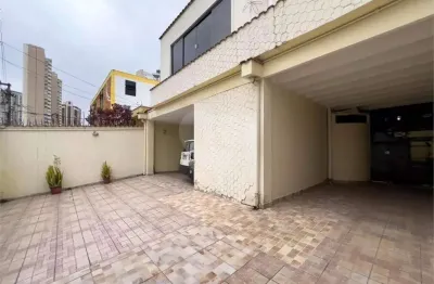 Ótimo sobrado na chácara klabin, uso residencial ou comercial, com piscina!