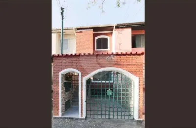 Lindo sobrado em uma das ruas mais tranquilas do brooklin paulista.