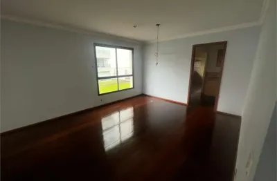 210m² e 2 vagas de garagem na melhor localização do brooklin