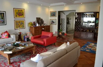 Apartamento com 350m2 3 dormitórios, 1 suite, 1 vagas e 4 banheiros